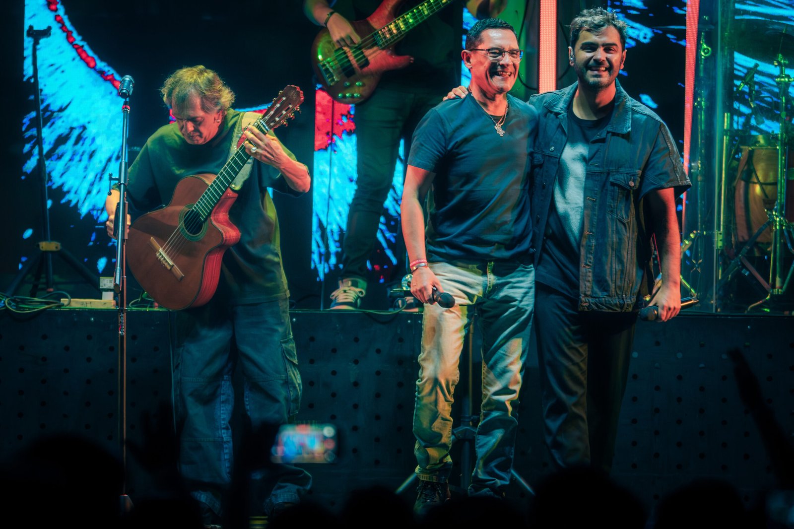 Los Nocheros durante una presentación en vivo de la gira 40 años
