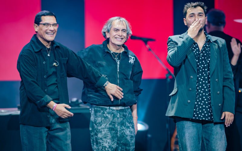 Los Nocheros durante una presentación de la gira 40 Años El Show