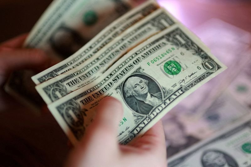Imagen de archivo de billetes de dólar estadounidense.