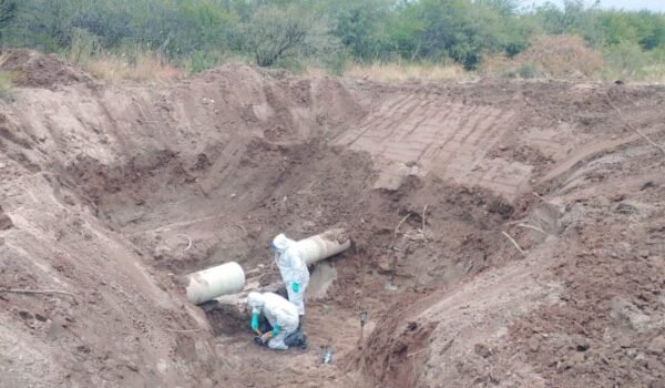 Personal de San Luis Agua realiza tareas de reparación en el Troncal I del acueducto Nogolí.