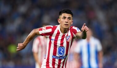 Thiago Almada, con la camiseta del Atlético de Madrid, durante un partido. Imagen de archivo.