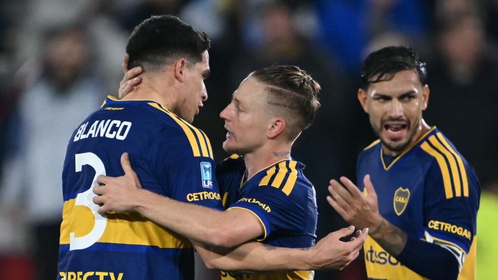 Imagen de archivo de Leandro Paredes con la camiseta de Boca Juniors durante un partido.