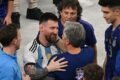 Imagen de archivo de Lionel Messi junto a su padre Jorge Messi durante un evento deportivo.