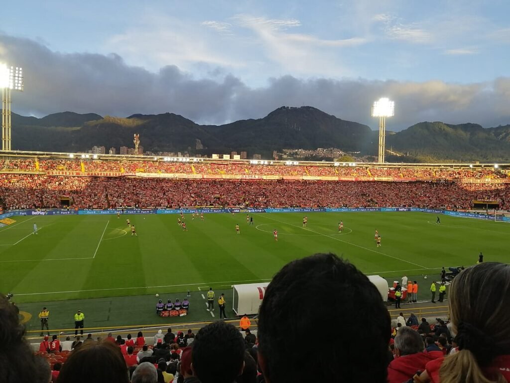 Imagen de archivo del estadio El Campín de Bogotá durante un partido de fútbol.