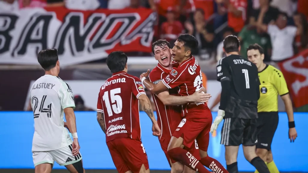 Jugadores de Toluca celebran durante el partido contra Austin FC por la Leagues Cup.