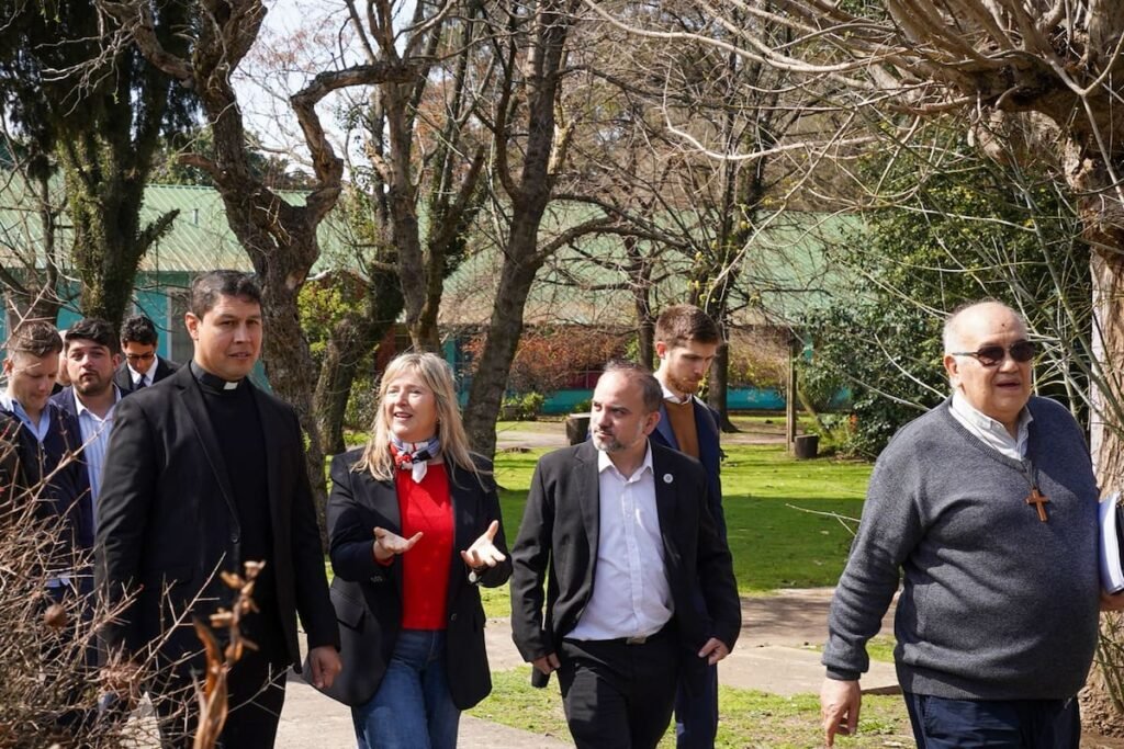 La avanzada del Vaticano recorre el predio del Pequeño Cottolengo Don Orione en Claypole.