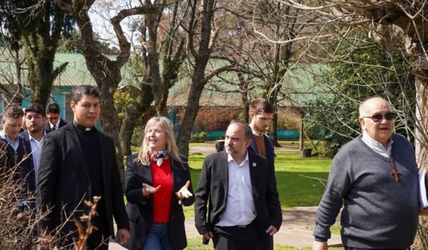 La avanzada del Vaticano recorre el predio del Pequeño Cottolengo Don Orione en Claypole.