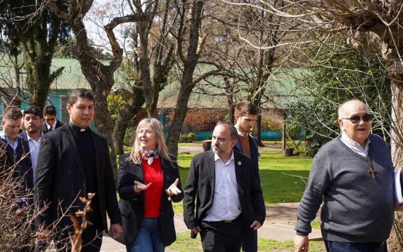 La avanzada del Vaticano recorre el predio del Pequeño Cottolengo Don Orione en Claypole.