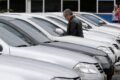 Imagen contextual de un lote de autos usados en venta.
