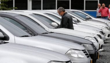 Imagen contextual de un lote de autos usados en venta.