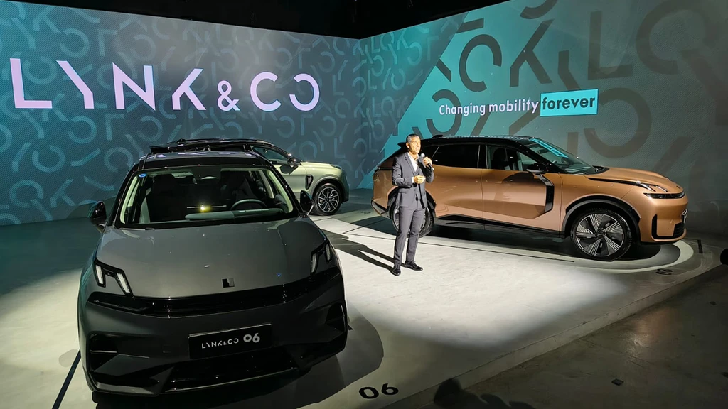 Imagen de archivo de una presentación de Lynk & Co con varios SUV de la marca.