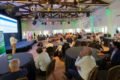 Asistentes participan del cuarto Congreso de Distribuidores del Agro en una sala de conferencias.