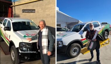 Héctor Laca, fundador de Facyt, junto al ganador de una camioneta durante el evento de inauguración de la planta en Laguna Larga, Córdoba.