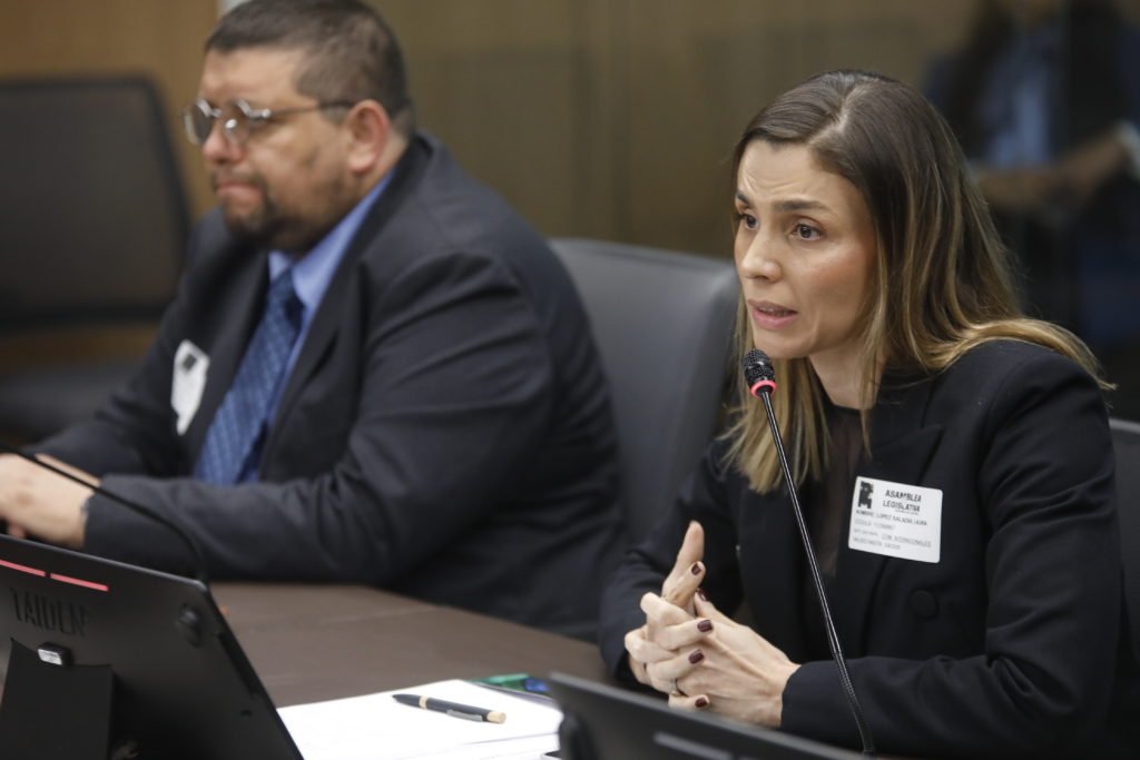 Representantes de Procomer durante una comparecencia ante una comisión legislativa sobre el TLC entre Costa Rica e Israel.