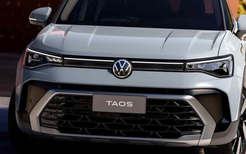 Volkswagen Taos fotografiado de frente; imagen contextual sobre los modelos importados desde México afectados por la incertidumbre del acuerdo automotor.
