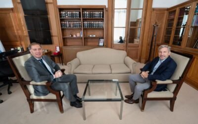 Rogelio Frigerio y Diego Santilli reunidos en la Casa Rosada.