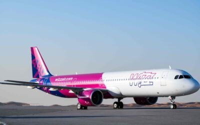 Avión de Wizz Air en una pista, utilizado como imagen contextual sobre el restablecimiento de rutas hacia Medio Oriente.