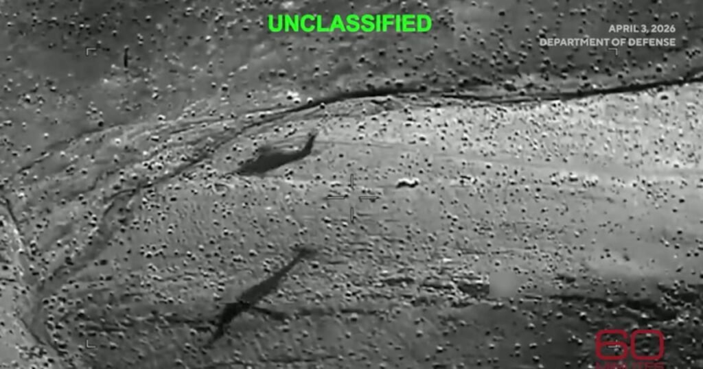 Imagen de archivo de video desclasificado que muestra el terreno durante la operación de recuperación de un militar estadounidense en Irán.