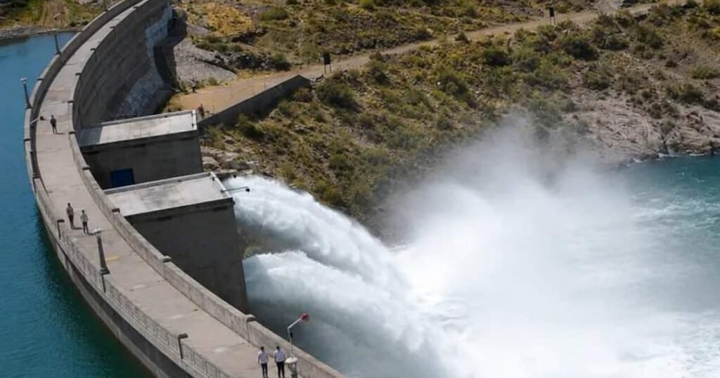 Imagen de archivo de una represa del sistema Los Nihuiles, sobre el río Atuel.