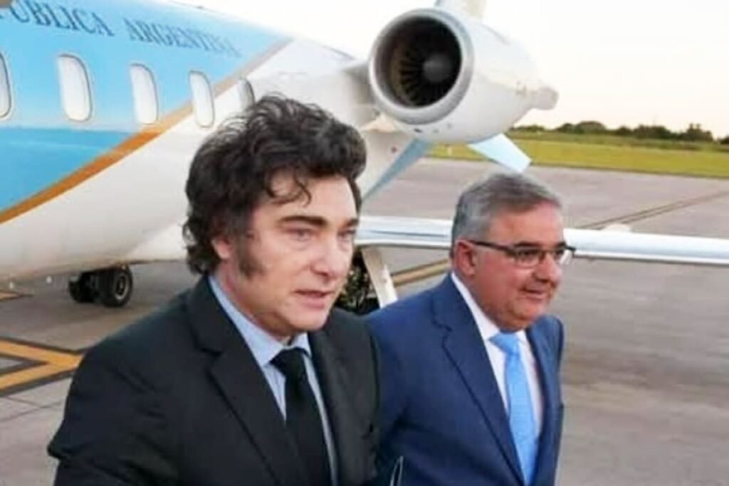 Imagen de archivo de Javier Milei y Raúl Jalil durante una visita del Presidente a Catamarca.