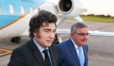 Imagen de archivo de Javier Milei y Raúl Jalil durante una visita del Presidente a Catamarca.