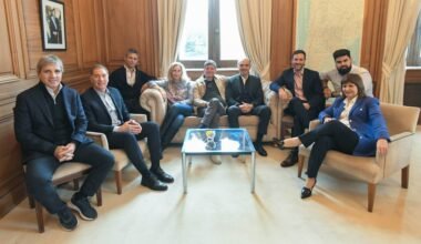 Funcionarios del Gobierno reunidos en la mesa política en la Casa Rosada.
