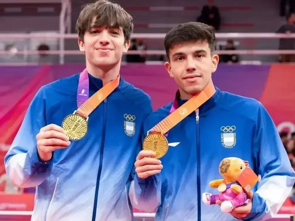 Imagen de archivo de Horacio Cifuentes y Santiago Lorenzo con medallas.