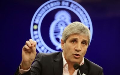 Imagen de archivo de Luis Caputo durante una intervención pública.