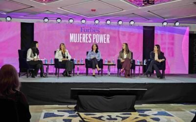Panelistas participan en el Forbes Mujeres Power Summit.