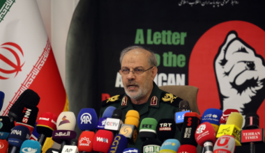 Imagen de archivo de un funcionario militar iraní en una conferencia de prensa.