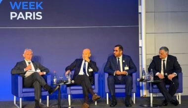 Panel de Argentina Week en París, donde se anunció la fecha prevista para definir la inversión de Argentina LNG.