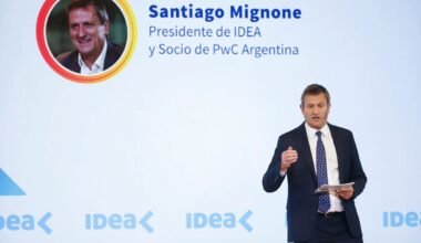 Santiago Mignone habla durante el cierre del Coloquio IDEA.