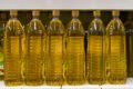 Imagen contextual de botellas de aceite comestible.