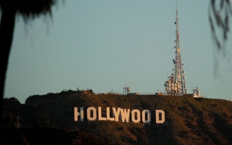 Imagen contextual de archivo del cartel de Hollywood en una colina.