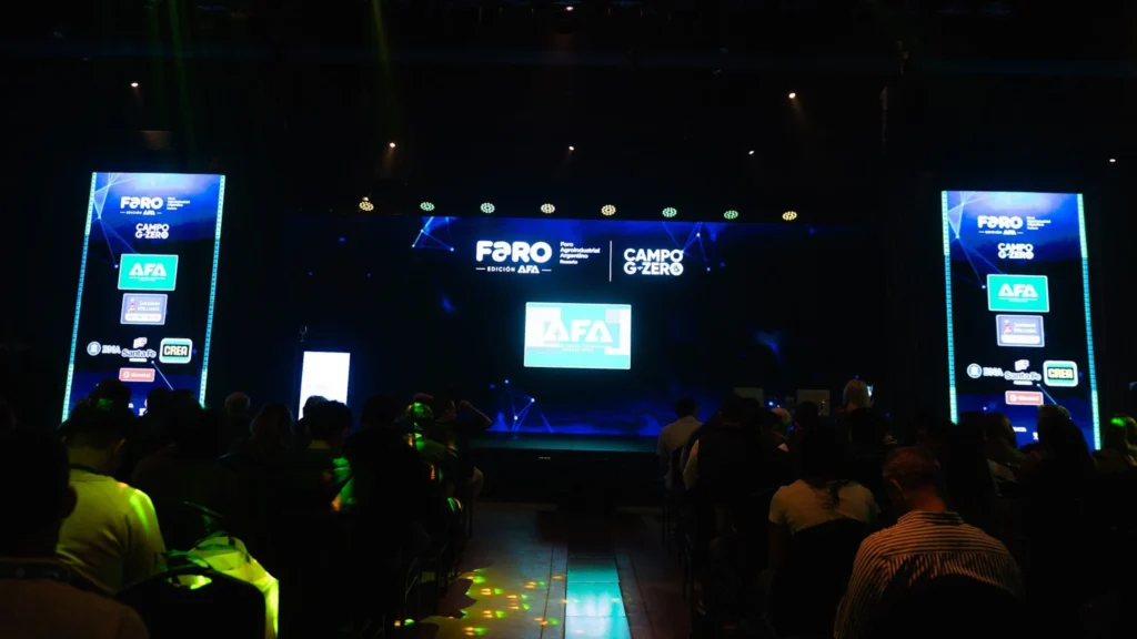 Vista del escenario y el público durante FARO 2026 en Puerto Norte, Rosario.