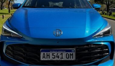 Imagen contextual de un MG 3 Hybrid azul.