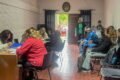 Personal brinda atención y asesoramiento a personas durante la jornada en San Francisco del Monte de Oro.