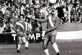 Imagen de archivo de Diego Maradona durante un partido de fútbol.