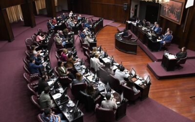 Sesión de la Cámara de Diputados de San Luis durante el debate de la reforma judicial.